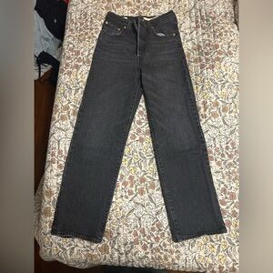 Levi’s ribcage straight ankle handle jeans in faded black.